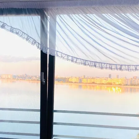 House - Apartament Bukareszt