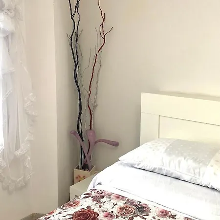House - Bucureşti