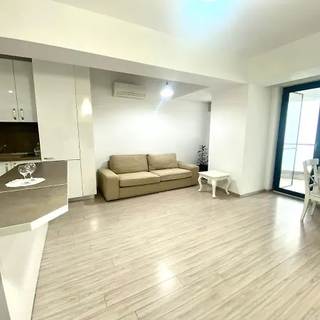 House - * Bukarest